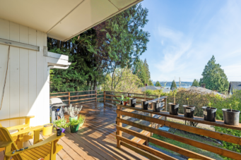 COZY FAMILY HOME IN THE HEART OF AMBLESIDE- 1488 Palmerston Avenue, West Vancouver
